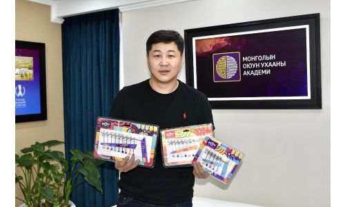 "Оюун түлхүүр" оньсон тоглоом дэлхийн "100 онцлох загвар" дурсгалын номд орно