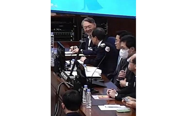 Өмнөд Солонгосын ерөнхийлөгч асан Юүн Сок Ёл цаазын ял сонсоод инээжээ